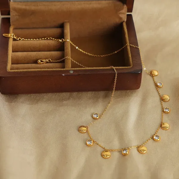 Gold_Zircon_Shell_Necklace_For_Women